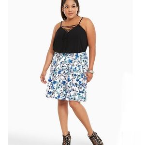 💧Torrid 1X Blue Floral Flare Scuba Skirt💧